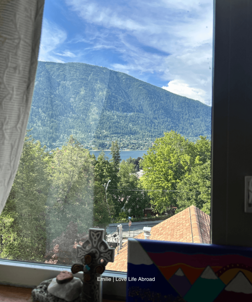 HomeExchange in Nelson BC with a view over the lake