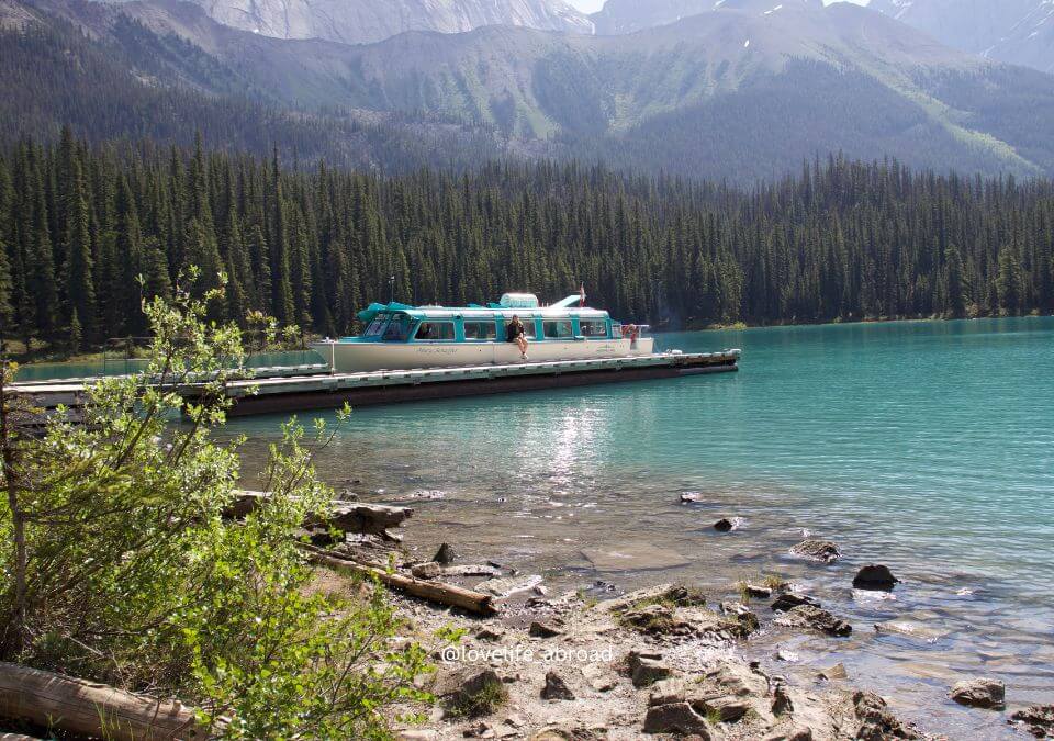 A 90 minute boat tour on Maligne Lake and Spirit Island