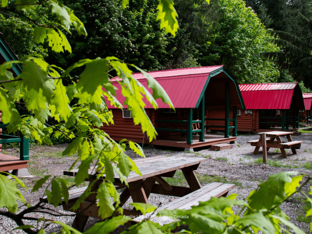 The cute cabins at Revestloke RV & Cabins Resort